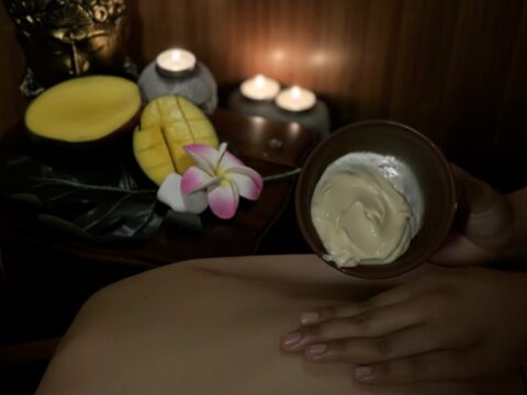 Масаж кремом-суфле манго